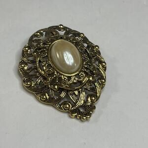 Jewelry Pearl Enhancer Pendant faux pearl burnished gold tone vintage look